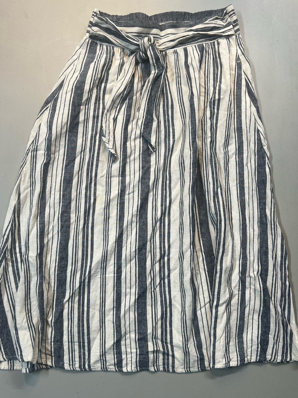 Time and Tru Striped Maxi Skirt Women’s XS Blue White Tie Waist Pockets Boho